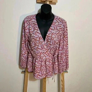 Cedar&Gold (Chico) wrap floral shirt size small